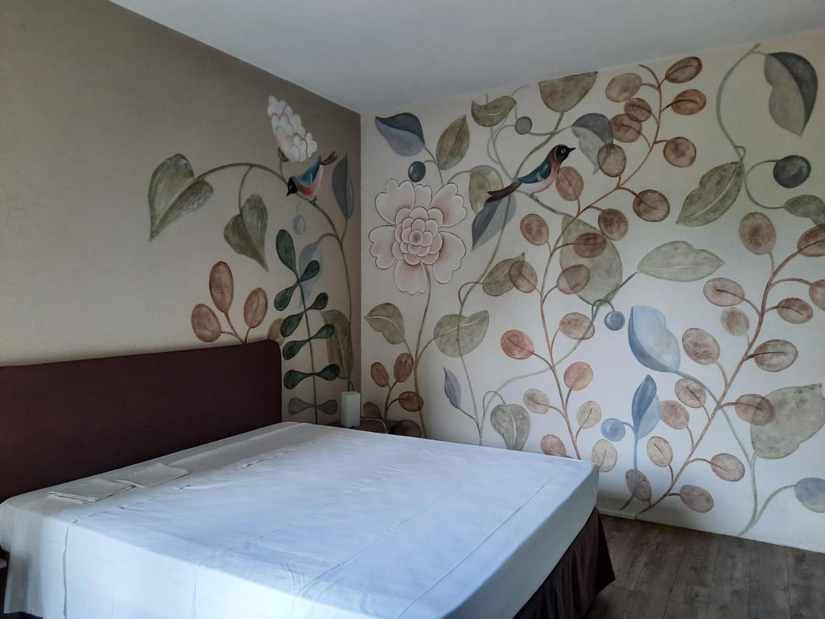 Le Maddalene B&B アヴィリアーナ エクステリア 写真